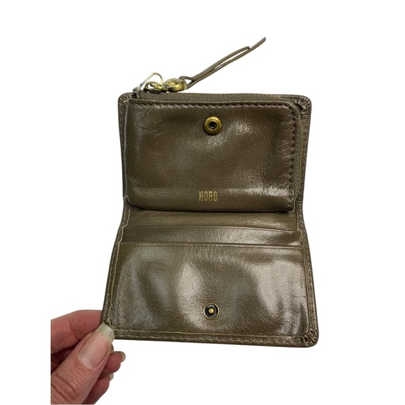 HOBO Brown Leather Key & Card Holder wallet with Zipper Closure - Picture 2 of 5